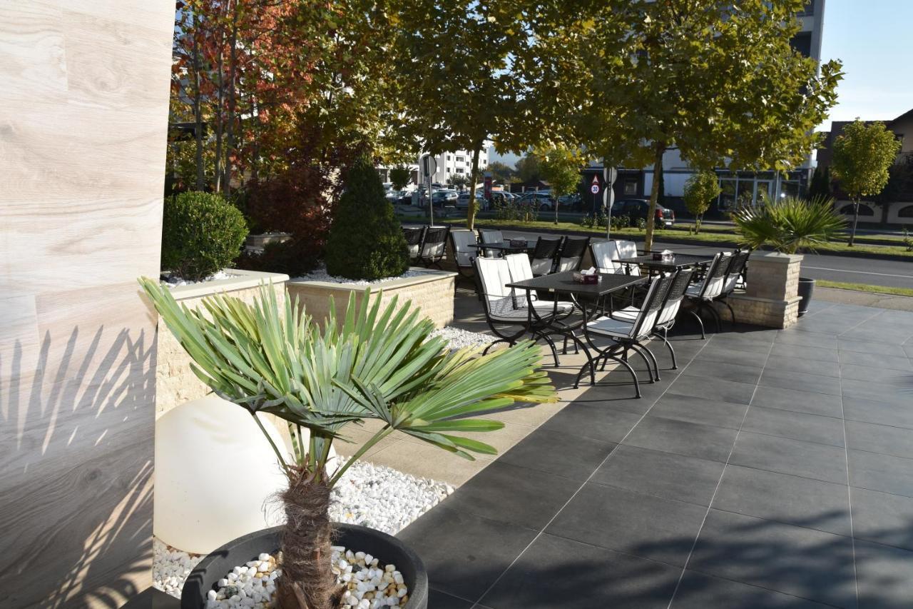 Hotel Bulevard Ramnicu Valcea Exterior photo